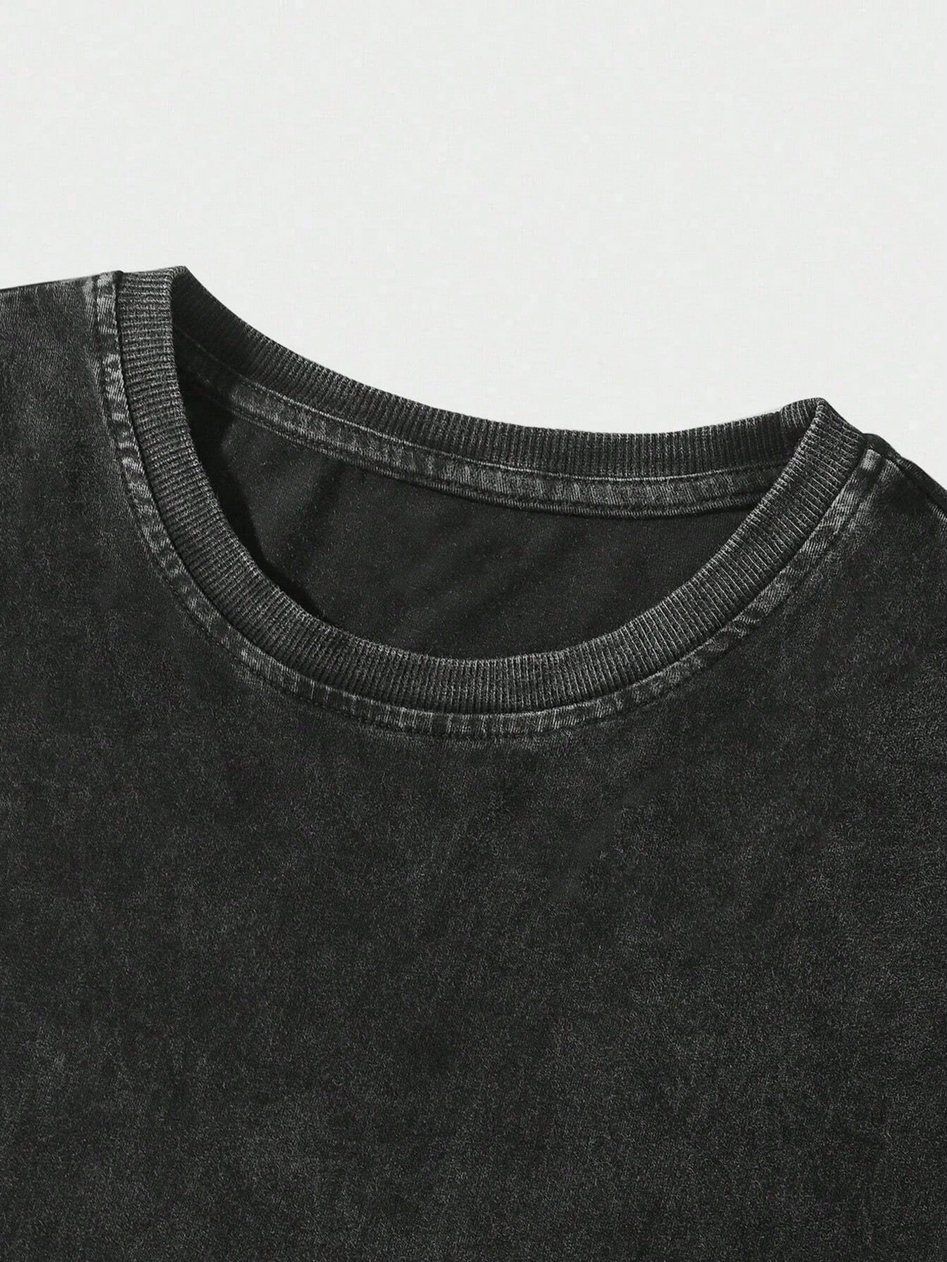 Black Washed Graphic Tee with  - đánh giá và giá Tee Graphic Print