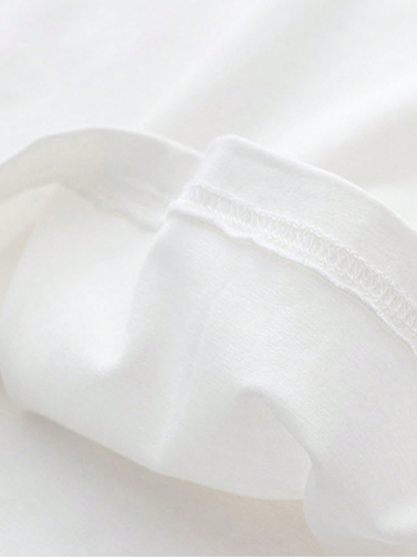 Men's White Cotton Graphic Tee - đánh giá và giá Tee Graphic Print